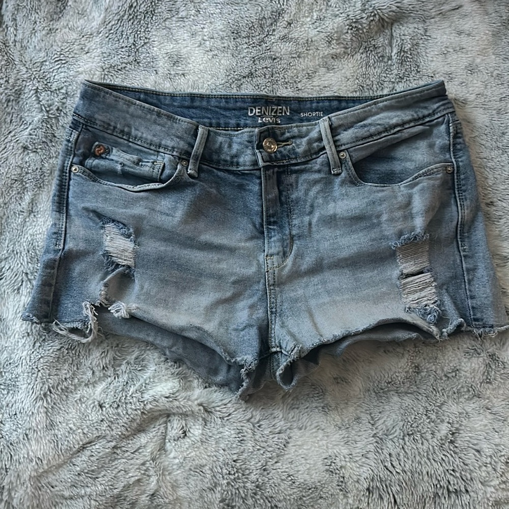 Levi’s shorts